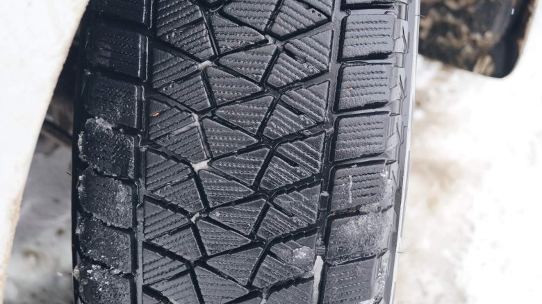 225/60r17 99s Bridgestone Blizzak DM-v2