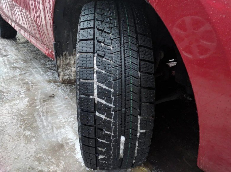 215/60/17 Bridgestone Blizzak VRX 96s