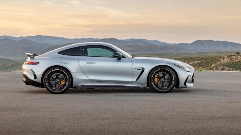 Мерседес Бенц АМГ ГТ 2024