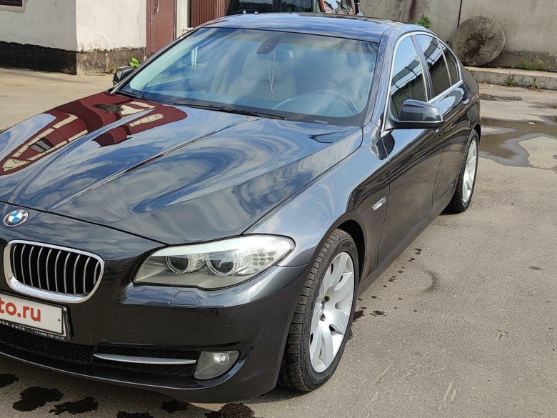 БМВ 523i 2011