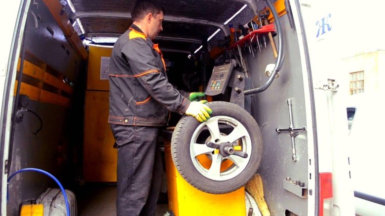 Выездной грузовой шиномонтаж