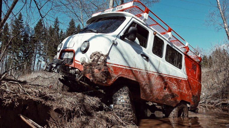 УАЗ Буханка по грязи