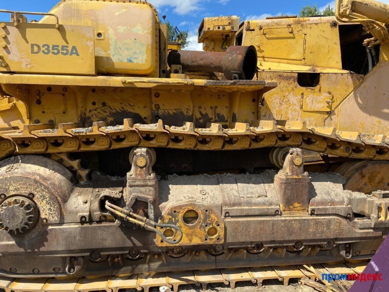 Komatsu (d-355-a-3): бульдозер