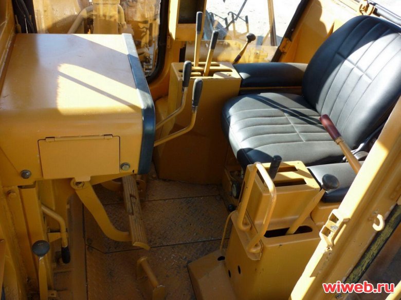 Трубоукладчик Komatsu d355c-3