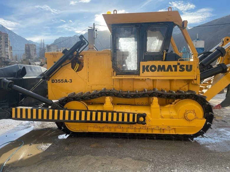 Бульдозер komatsu d85