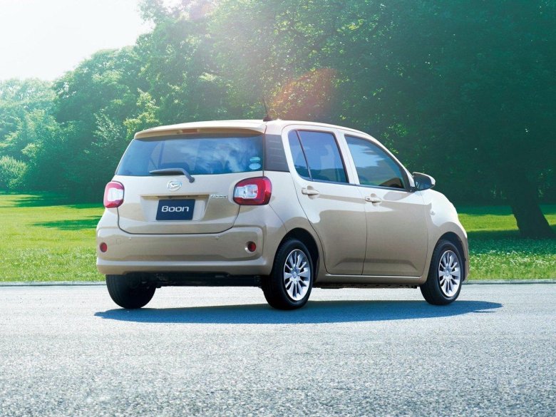 Машина Daihatsu Boon