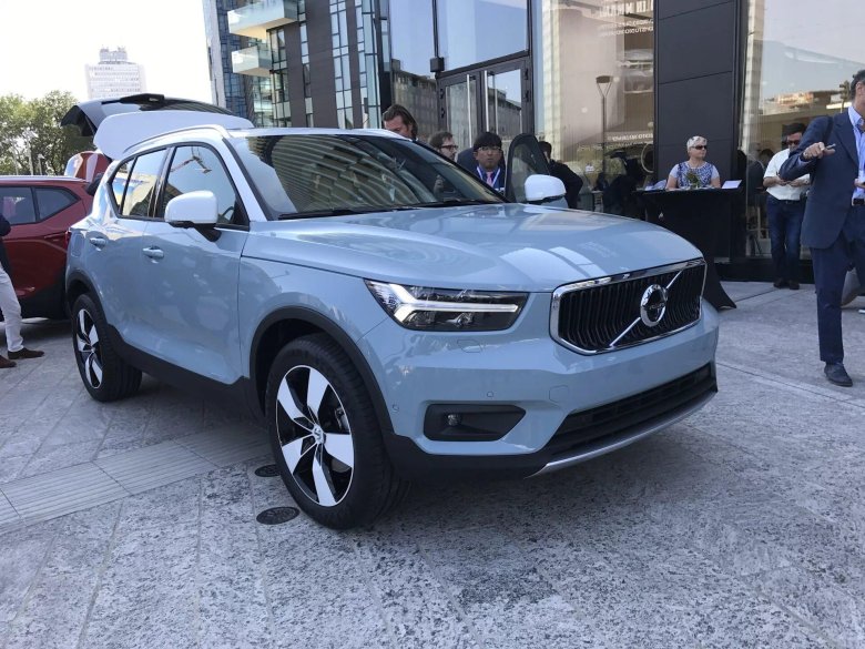 Volvo cx40