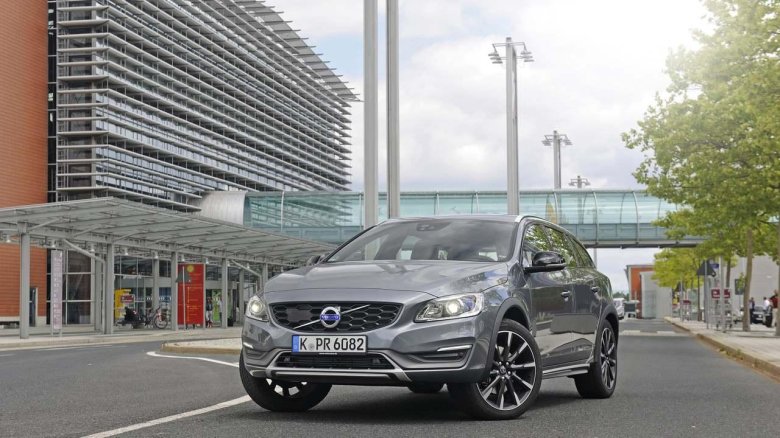 Volvo v60 серый