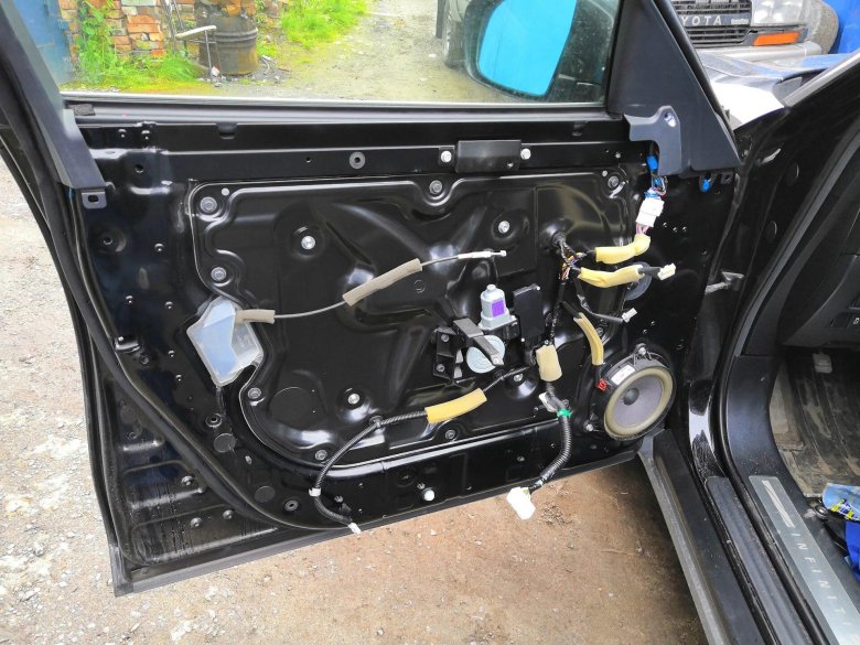 Замок двери Инфинити фх35