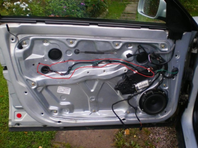 Фольксваген Пассат б5 водительская дверь