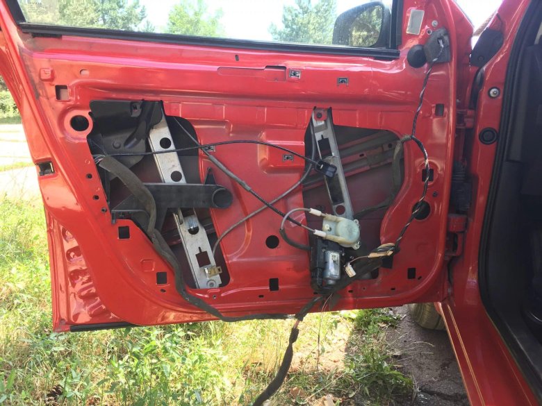 Дверь Рено Меган 2 передняя