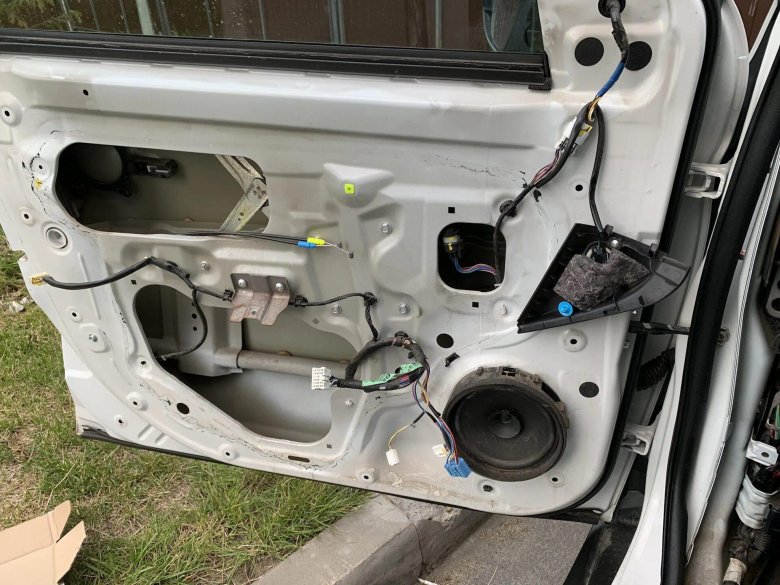 Дверь Аутлендер 3