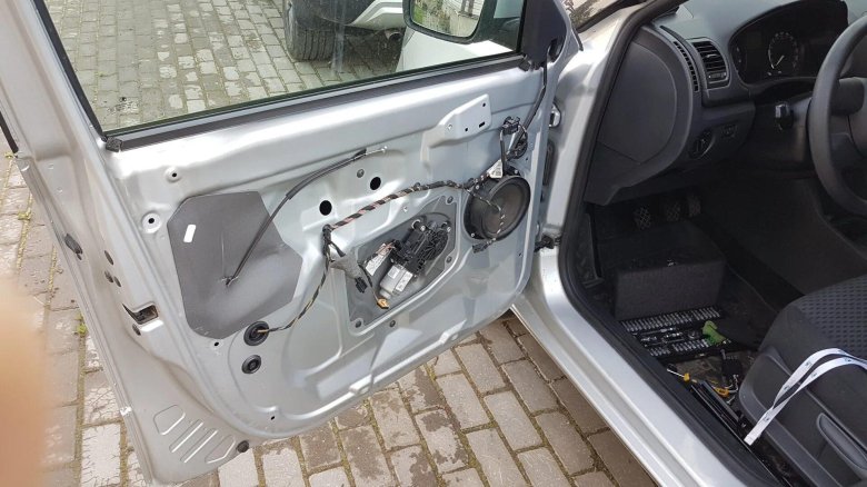 Дверь Шкода Фабия 2