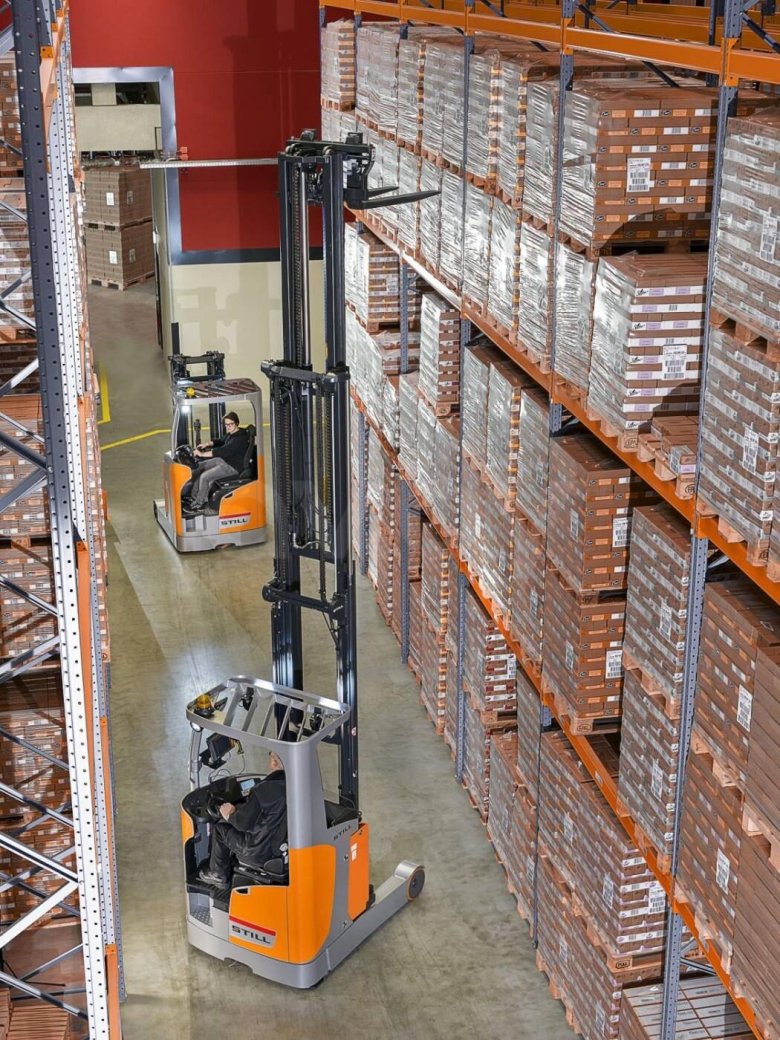 Linde высотный штабелер