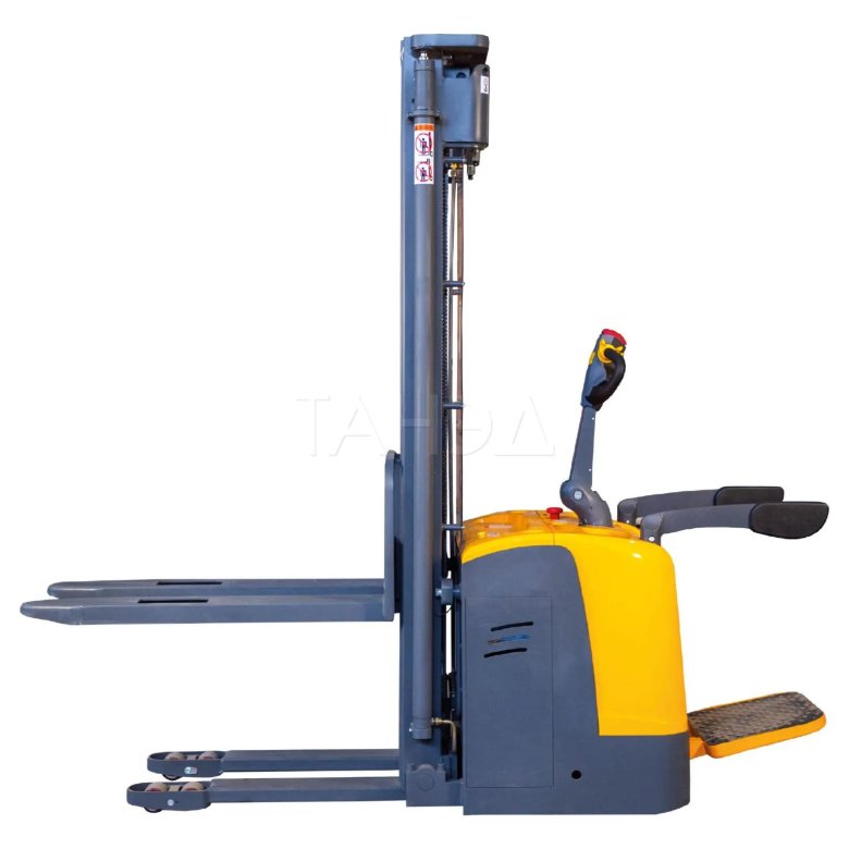 Штабелер самоходный 1