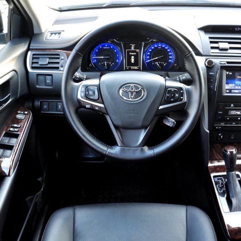 Toyota Camry 2016 салон