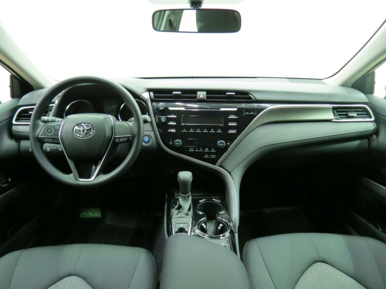 Toyota Camry 2018 салон