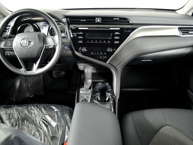 Тойота Камри в 70 комплектация стандарт