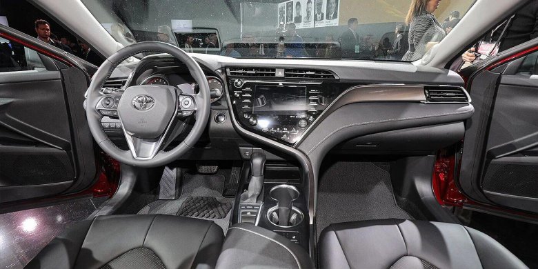 Новая Тойота Камри 2018