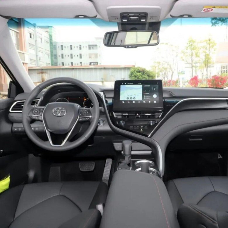 Тойота Камри 2021 салон