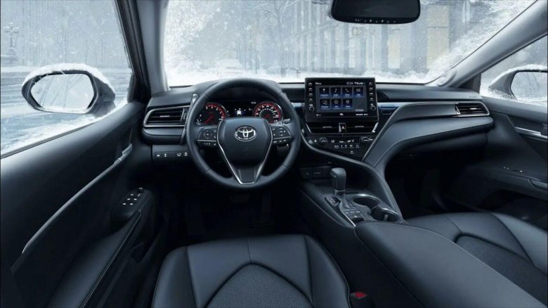 Toyota Camry 2022 салон