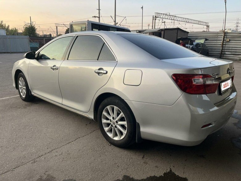 Тойота Камри 2012