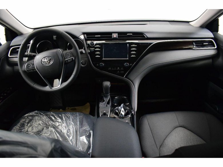 Тойота Камри в 70 комплектация стандарт