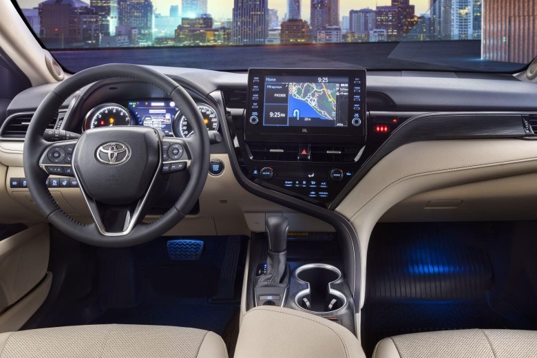 Toyota Camry 2021 салон