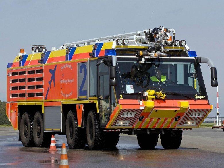 Пожарная машина Rosenbauer Panther 6x6