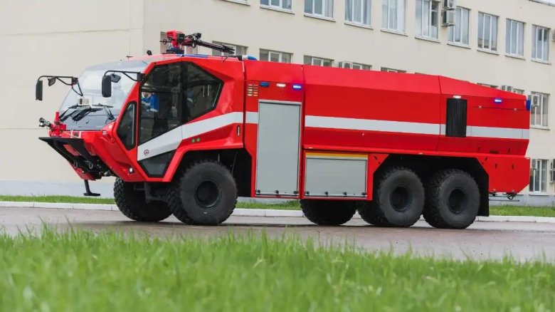 Пожарный Аэродромный автомобиль на шасси баз-8080