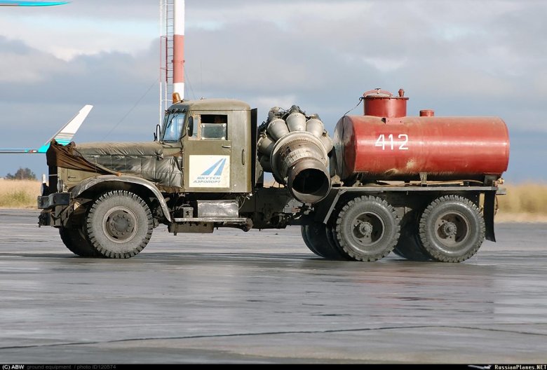 Аэродромный очиститель ВПП КРАЗ-255 Горыныч