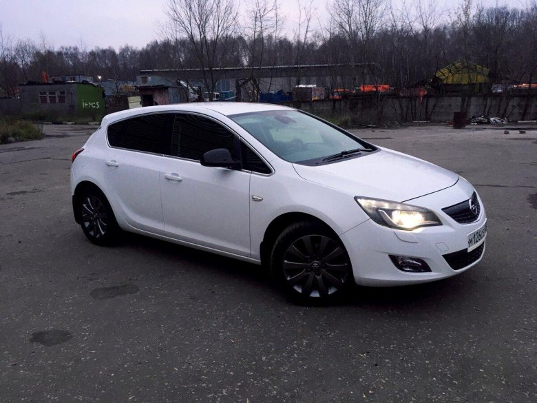 Opel Astra j 2012