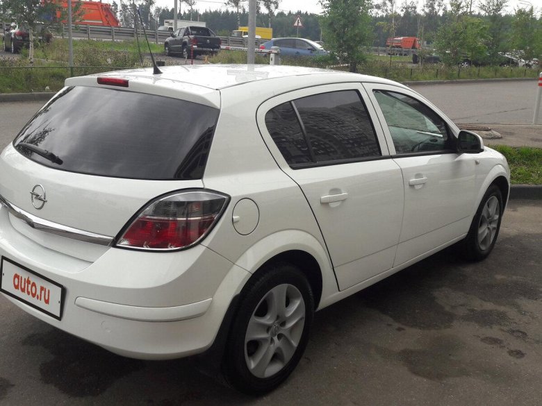 Опель Астра h хэтчбек 5 белая