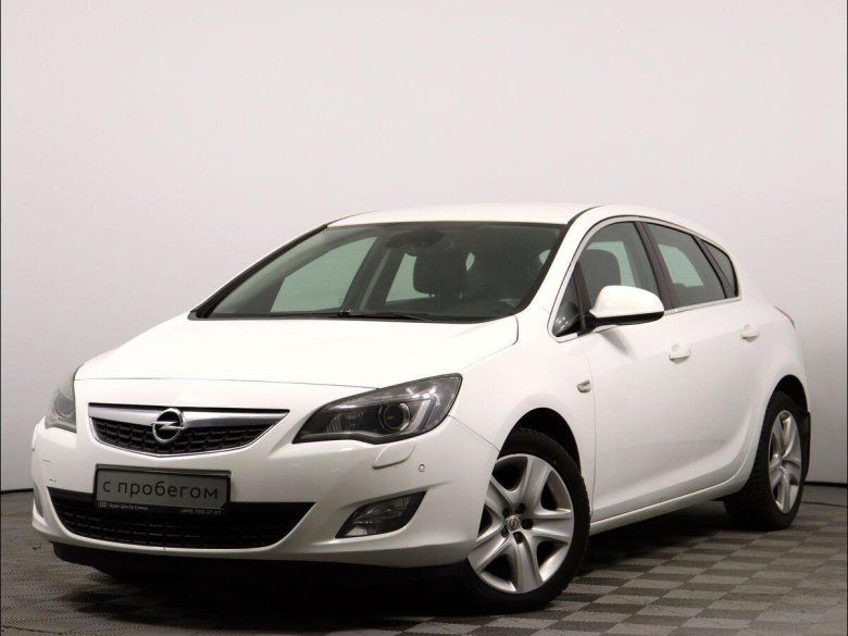 Астра j хэтчбек белый