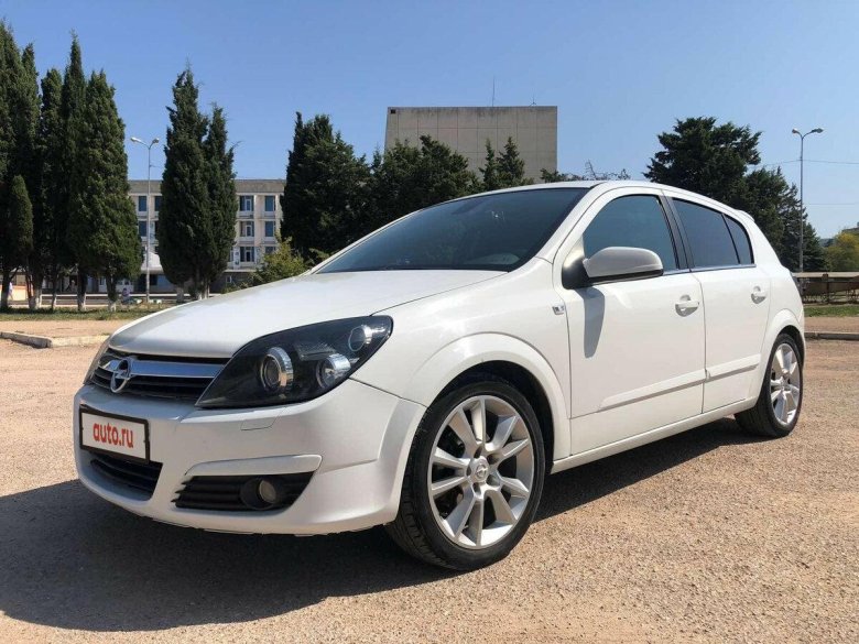 Opel Astra 2008 h белая