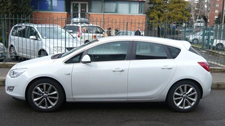 Opel Astra j 2011