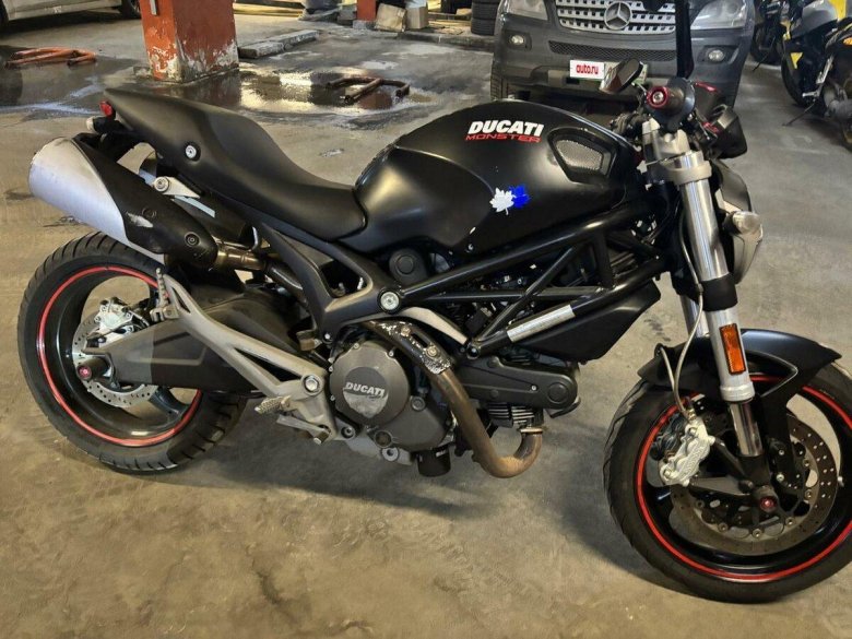 Дукати монстр 796