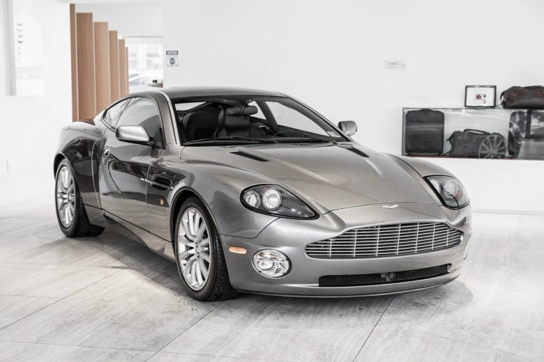 Астон Мартин 2003