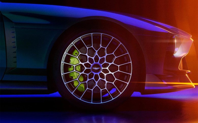 Астон Мартин Валор