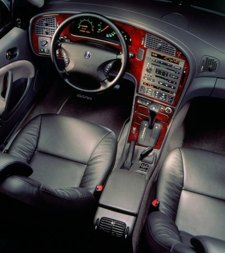 Saab 9000 Interior