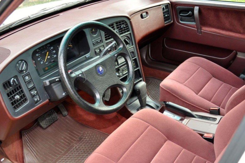 Saab 9000 Turbo салон