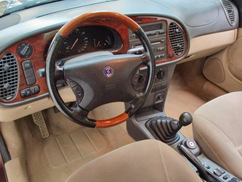 Saab 9-5 interior