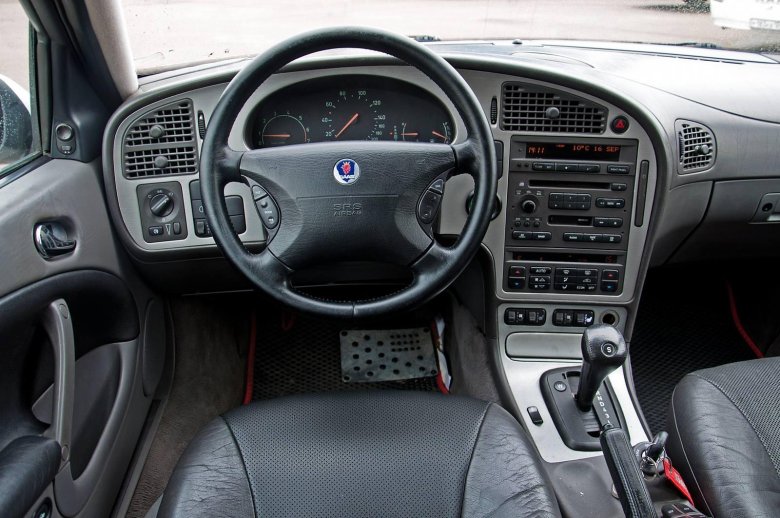 Saab 9-5 2000 салон
