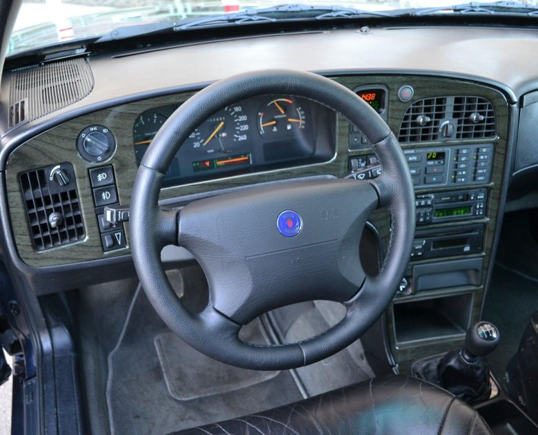 Saab 9000 салон