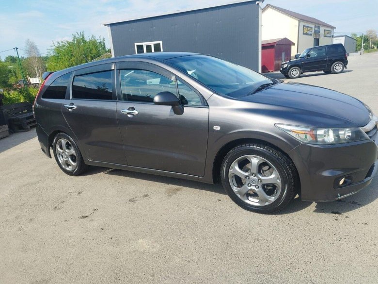 Honda stream rsz 2012
