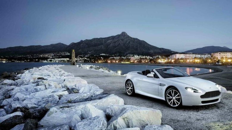 Астон Мартин кабриолет