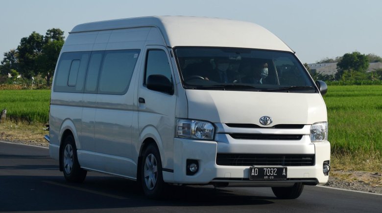 Toyota hiace h 200