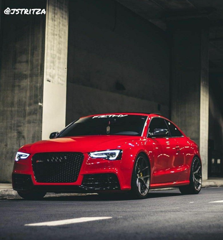 Audi rs5 Red