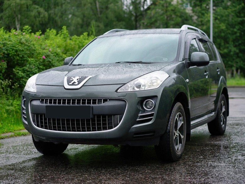 Серый Пежо 4007