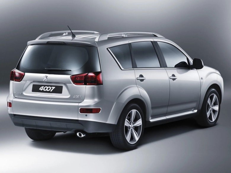 Mitsubishi Outlander и Peugeot 4007